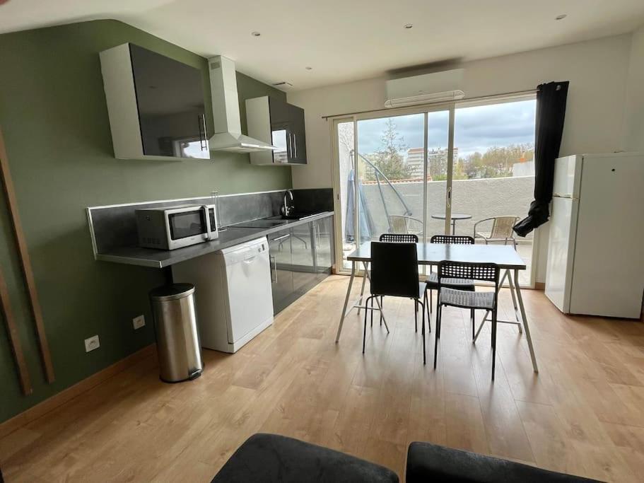 Duplex Avec Terrasse Et Parking Apartment Perpignan Exterior photo